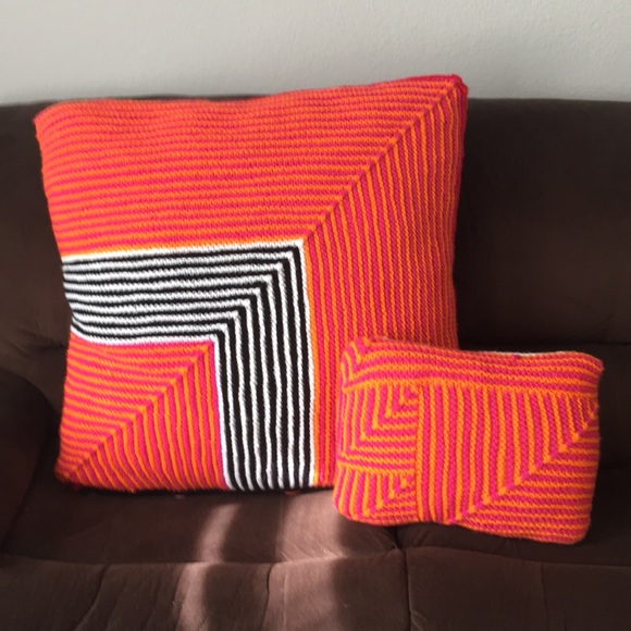 Knitted pillow cover with companion small pillow - Picture 10 of 10